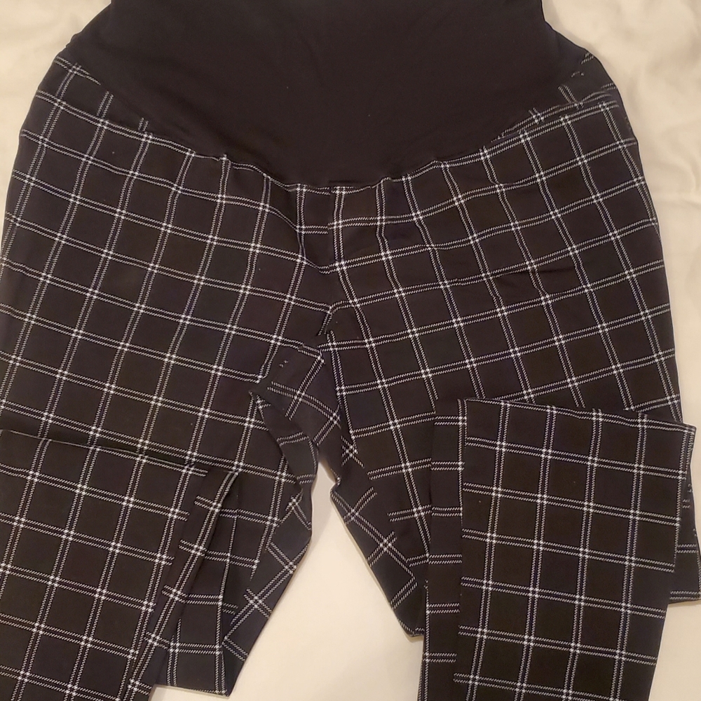 Old Navy Masternity Dress Pants.